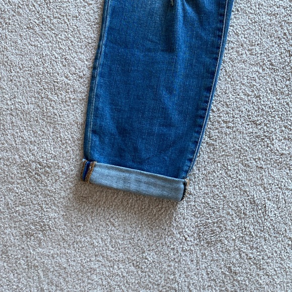 Dynamite jeans. With rips and roll ups. Size 28” in excellent condition - Picture 6 of 10